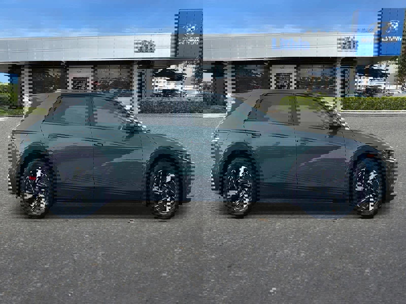 New 2026 Hyundai Ioniq 5 SE image 8