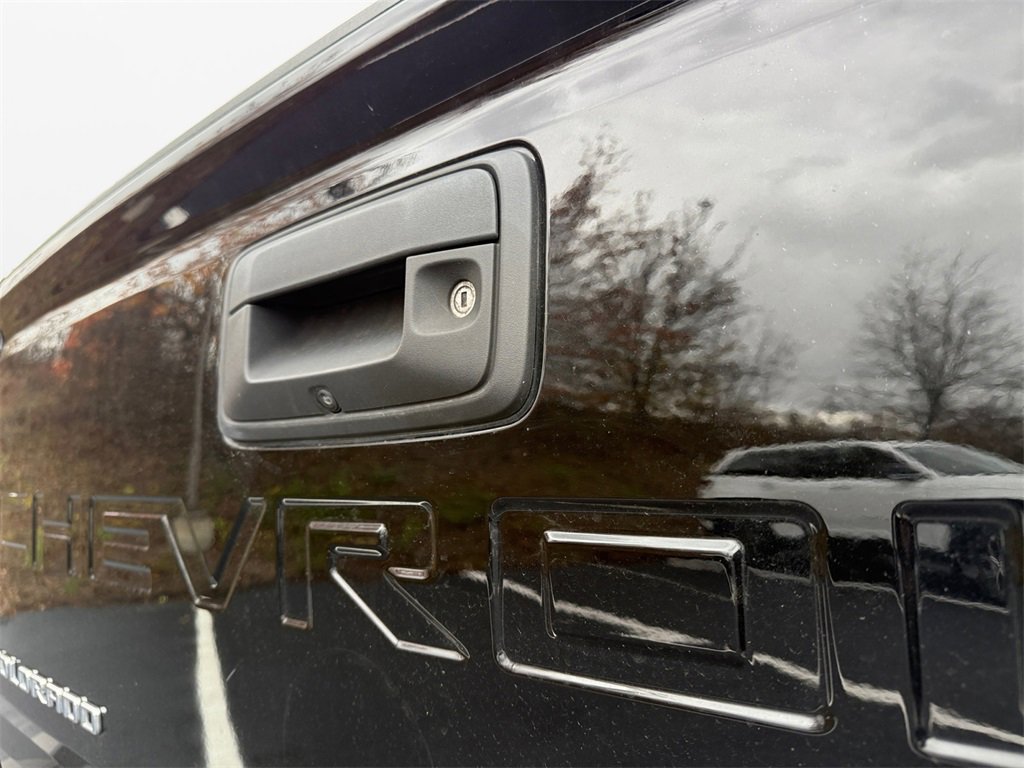 Used 2022 Chevrolet Colorado W/T w/ Custom Special Edition image 17