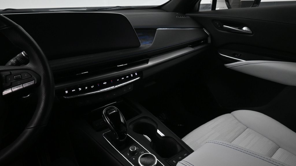 Certified 2024 Cadillac XT4 Sport FWD image 11