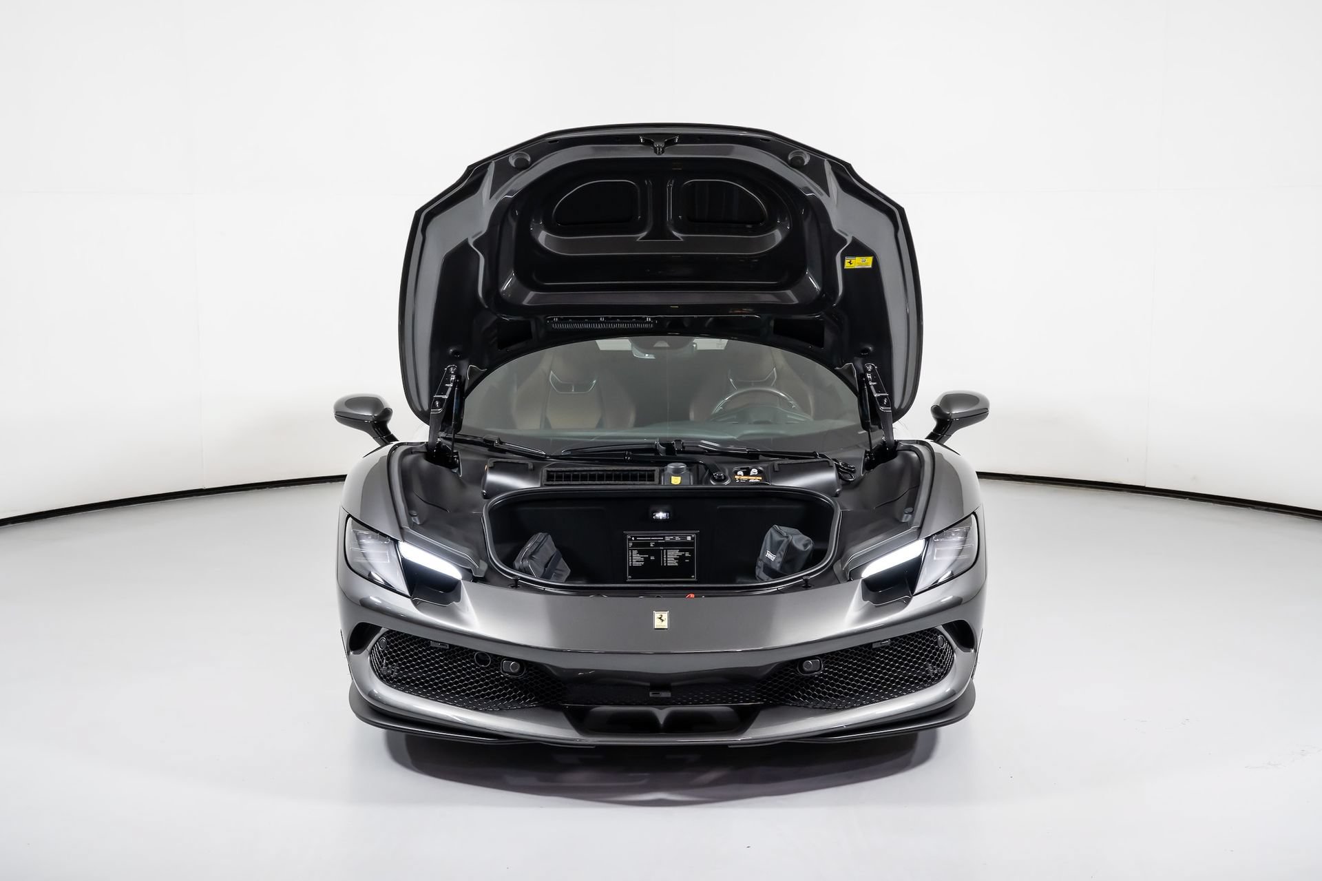 Used 2023 Ferrari 296 GTS RWD image 8