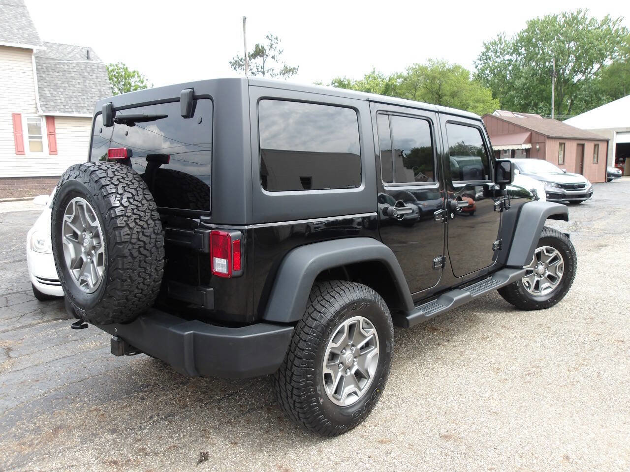 Used 2015 Jeep Wrangler Unlimited Rubicon w/ Dual Top Group AWD/4WD image 6
