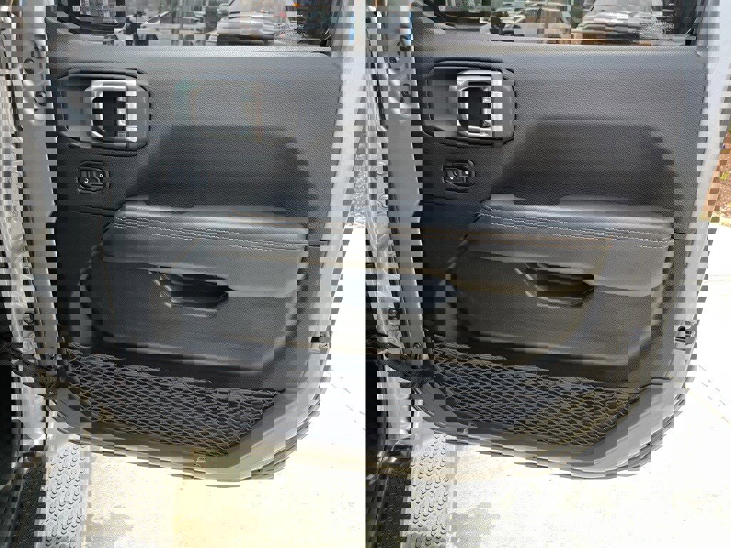 Used 2020 Jeep Wrangler Unlimited Sahara image 27