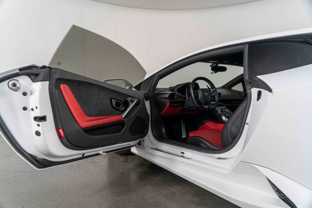 Used 2015 Lamborghini Huracan LP 610-4 image 14