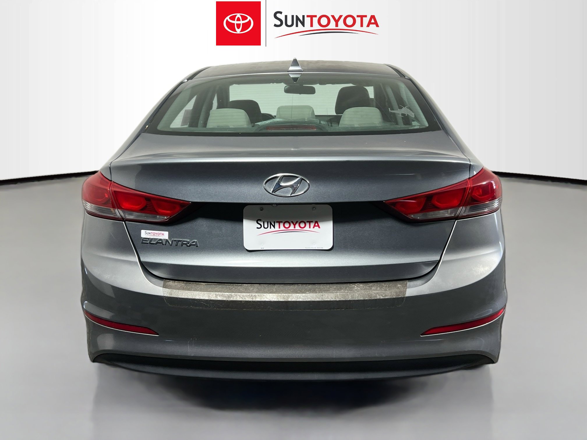 Used 2017 Hyundai Elantra SE image 5