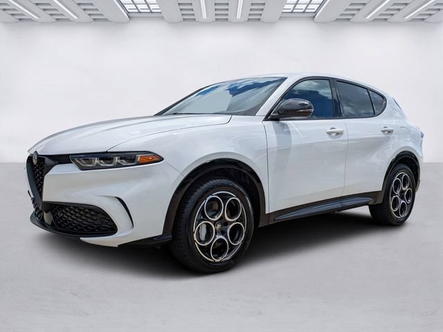 Used 2025 Alfa Romeo Tonale w/ Premium Package AWD/4WD image 8