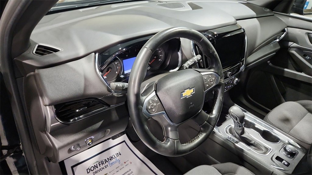 Used 2023 Chevrolet Traverse LT image 18