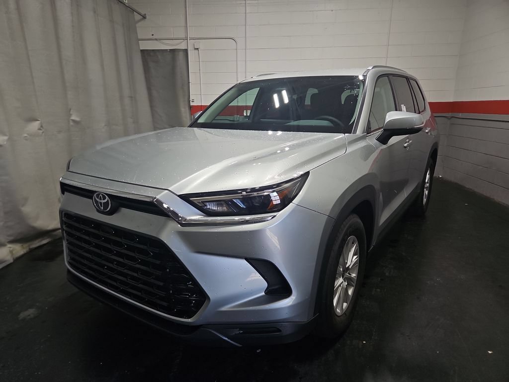 New 2026 Toyota Grand Highlander XLE FWD image 3