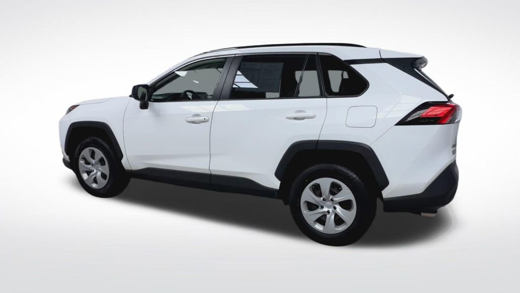 Used 2019 Toyota RAV4 LE image 6