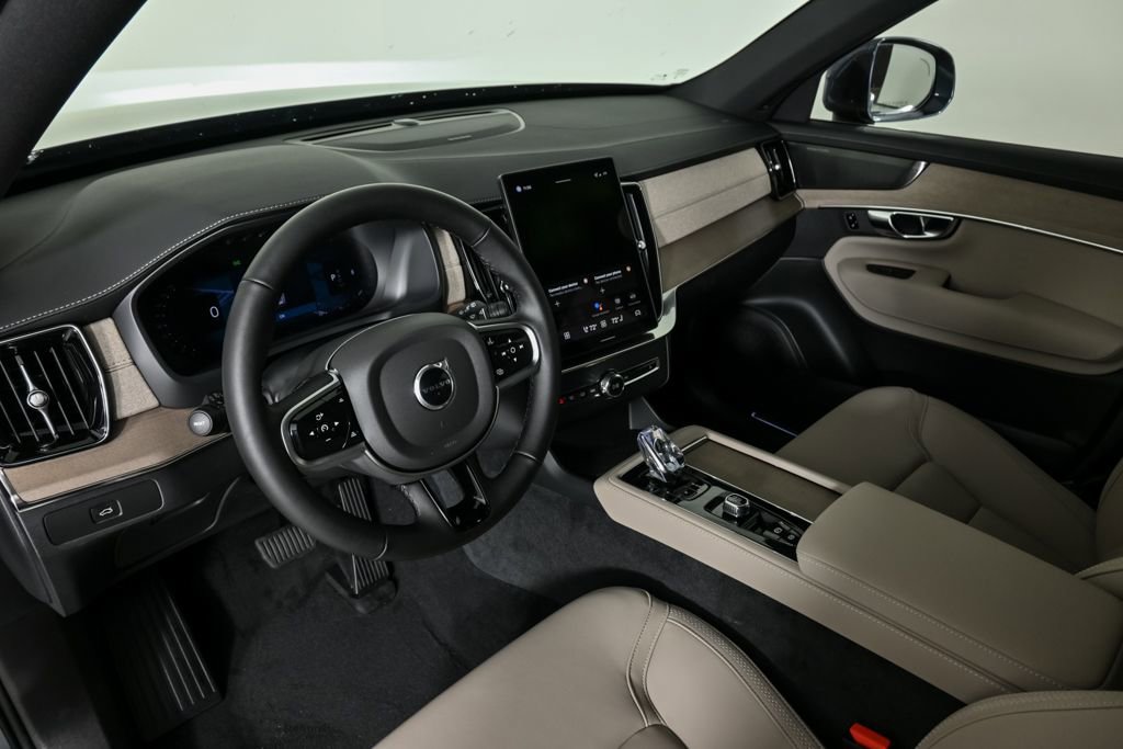 Used 2026 Volvo XC90 B6 Plus w/ Protection Package Premier image 6