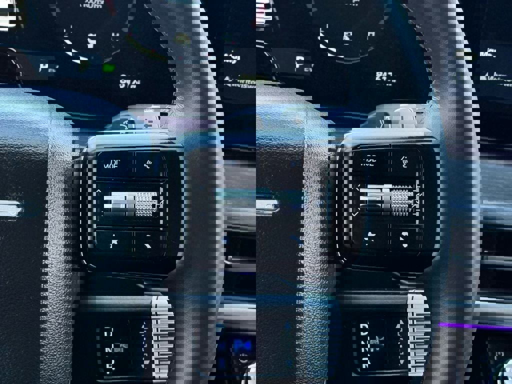 Used 2025 Hyundai Santa Fe Limited image 22