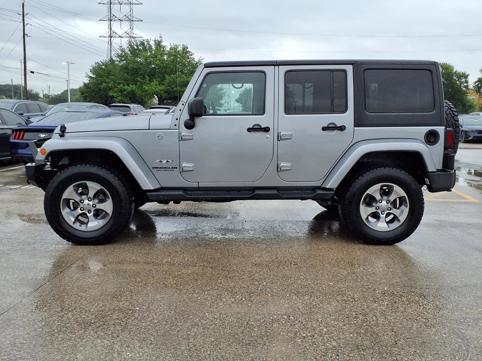 Used 2016 Jeep Wrangler Unlimited Sahara w/ Connectivity Group AWD/4WD image 20