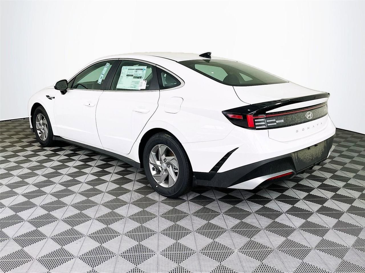 New 2026 Hyundai Sonata SE FWD image 4