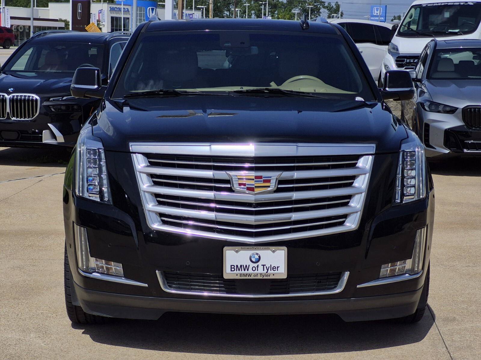 Used 2019 Cadillac Escalade ESV Platinum AWD/4WD image 2