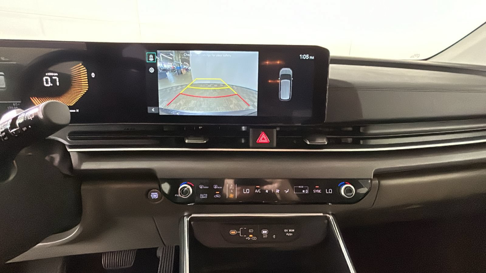 Used 2026 Kia Carnival EX FWD image 27