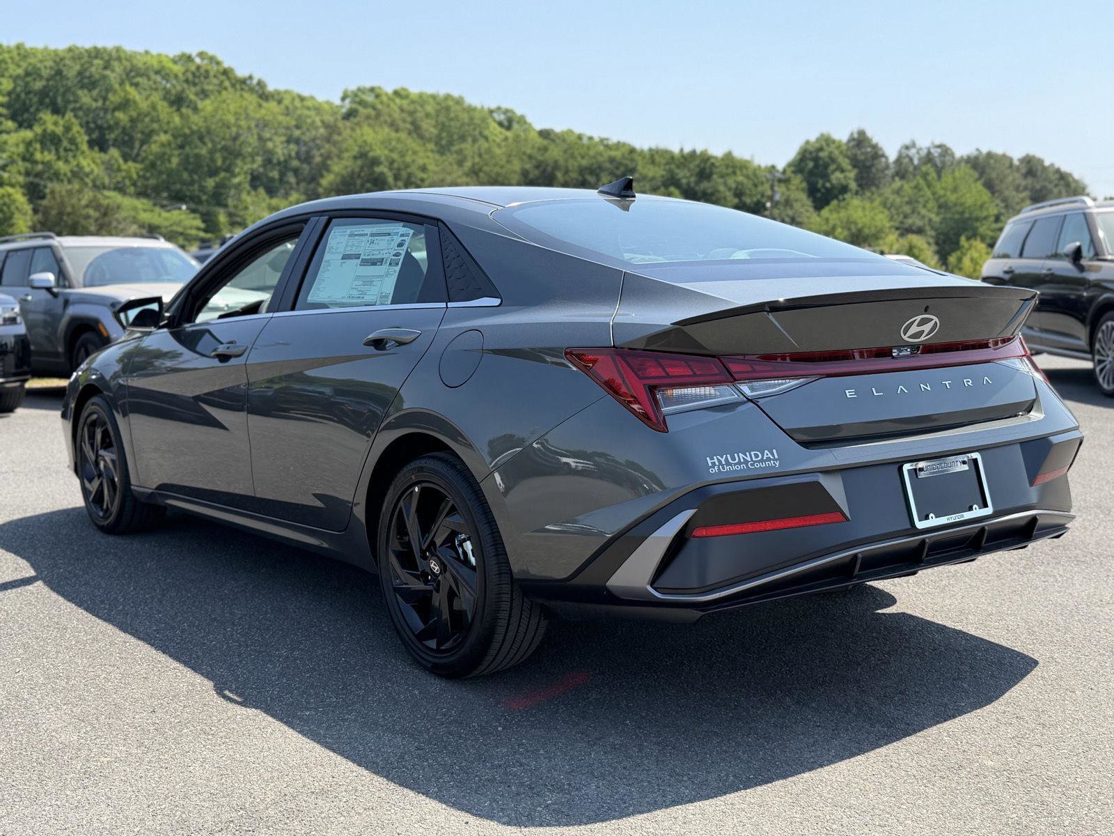 New 2026 Hyundai Elantra SEL Sport FWD image 4