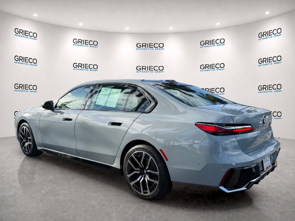 Used 2025 BMW 740i RWD image 5