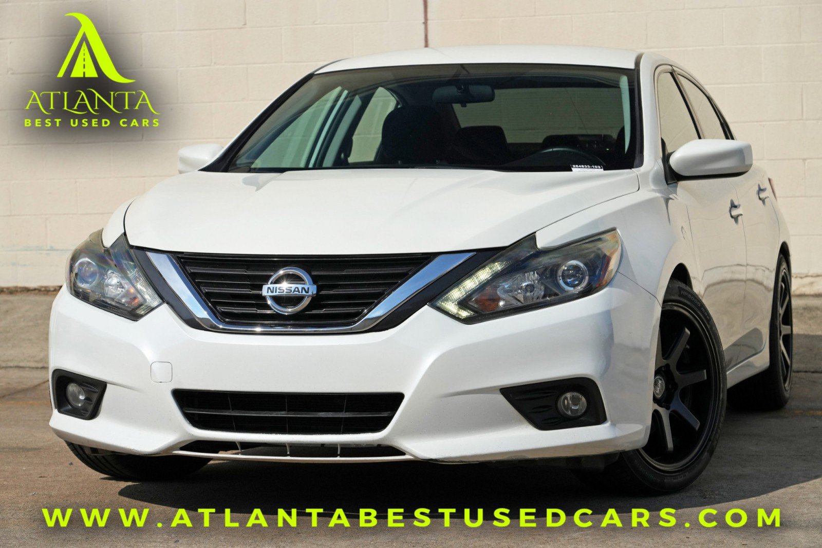 Used 2016 Nissan Altima 2.5 SR w/ LED Appearance Package FWD image 1