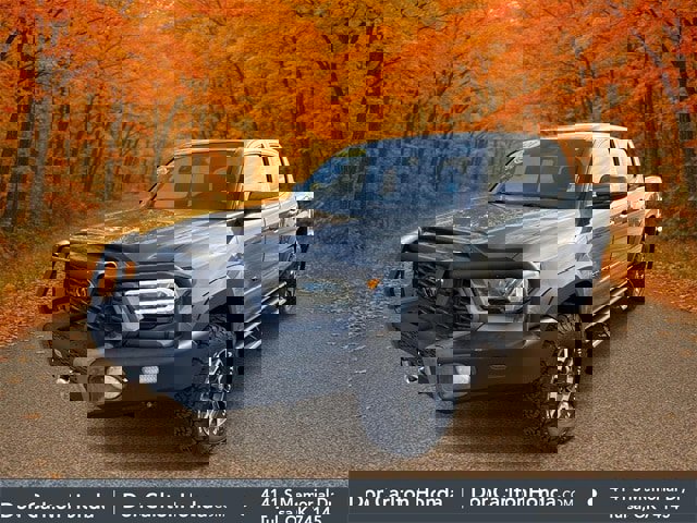 Used 2021 Toyota Tacoma TRD Off-Road image 3