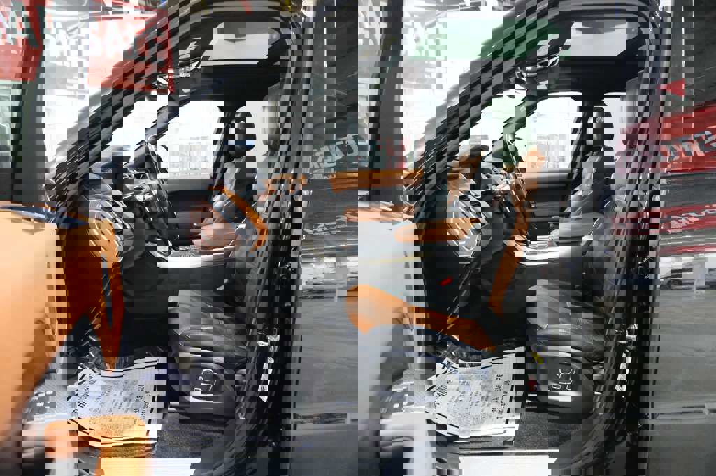 Used 2017 Land Rover Range Rover Sport HSE Dynamic image 17