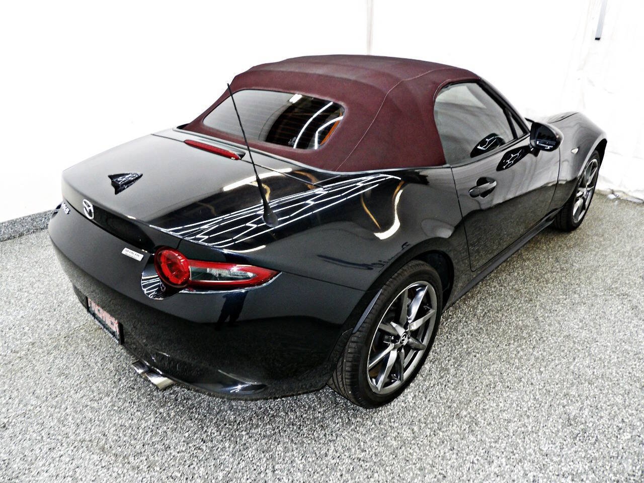 Used 2018 MAZDA MX-5 Miata Grand Touring RWD image 6