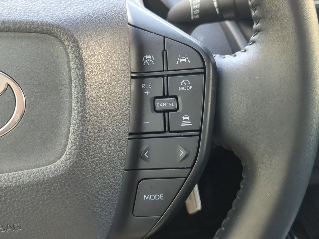 Used 2025 Toyota Prius LE FWD image 23