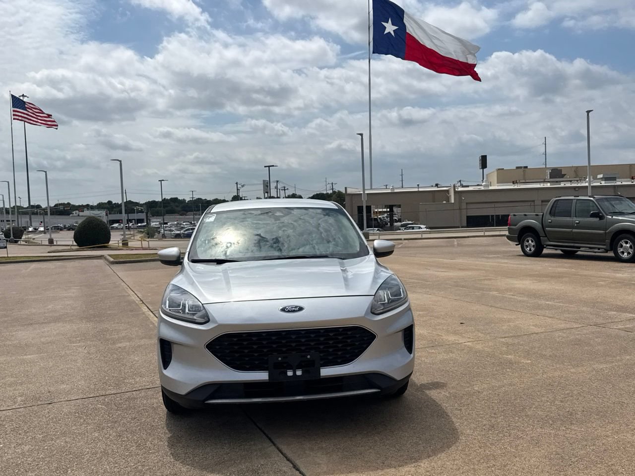 Used 2020 Ford Escape SE FWD image 4
