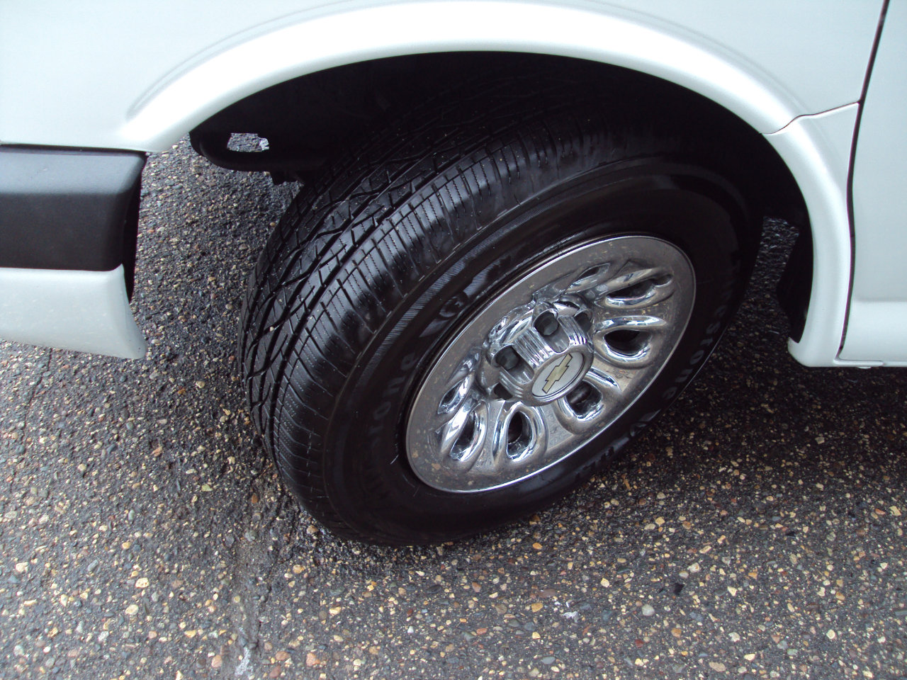 Used 2013 Chevrolet Express 1500 AWD image 26