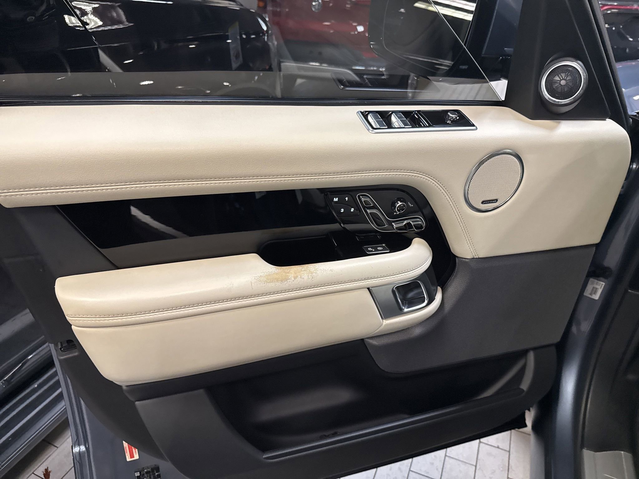 Used 2020 Land Rover Range Rover HSE AWD/4WD image 16
