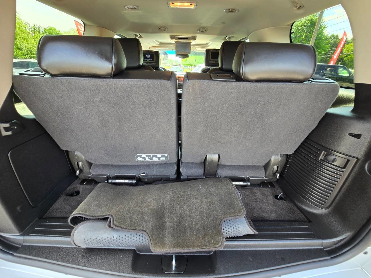 Used 2014 Cadillac Escalade Platinum image 36