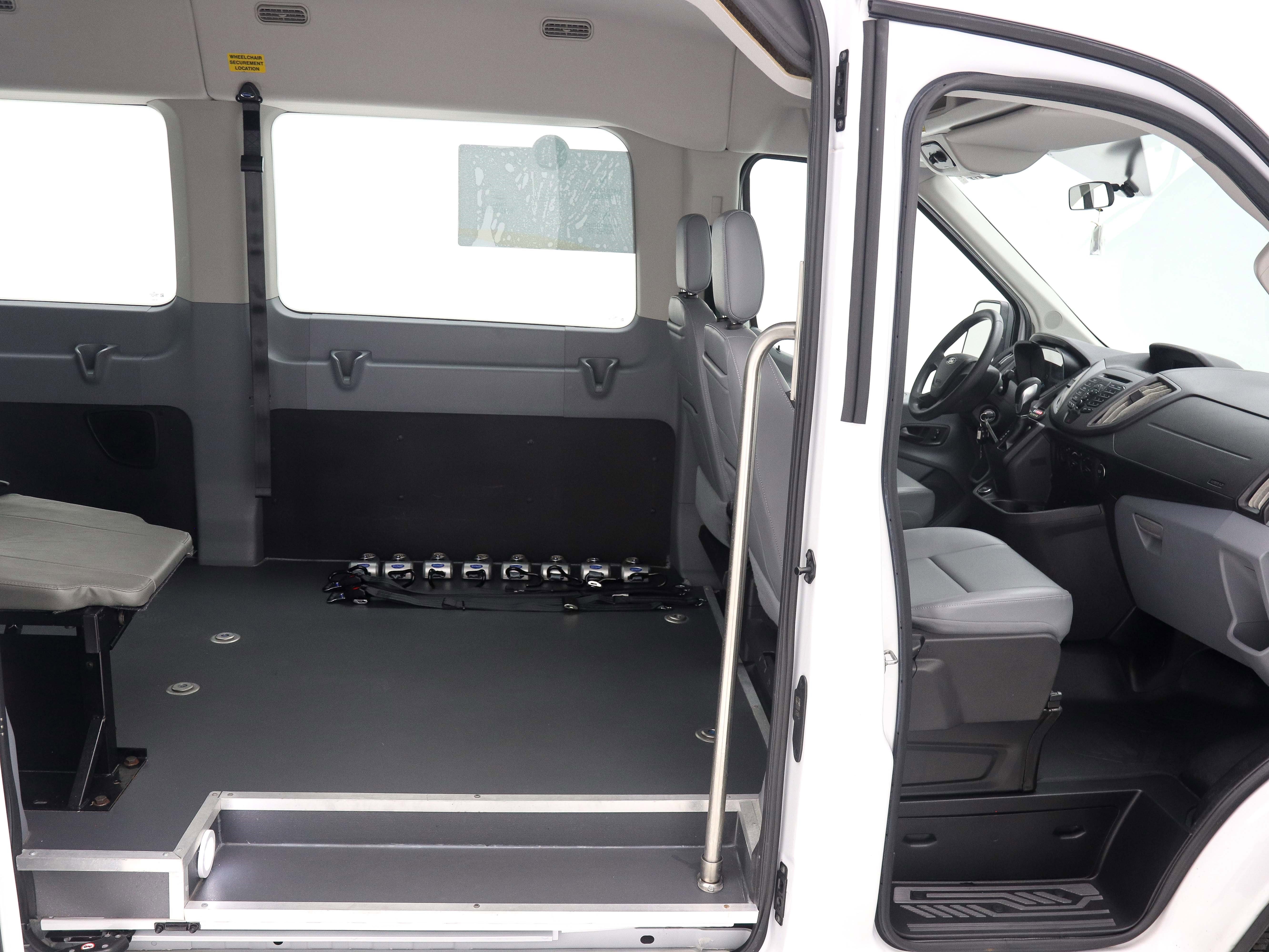 Used 2017 Ford Transit 350 XL image 17
