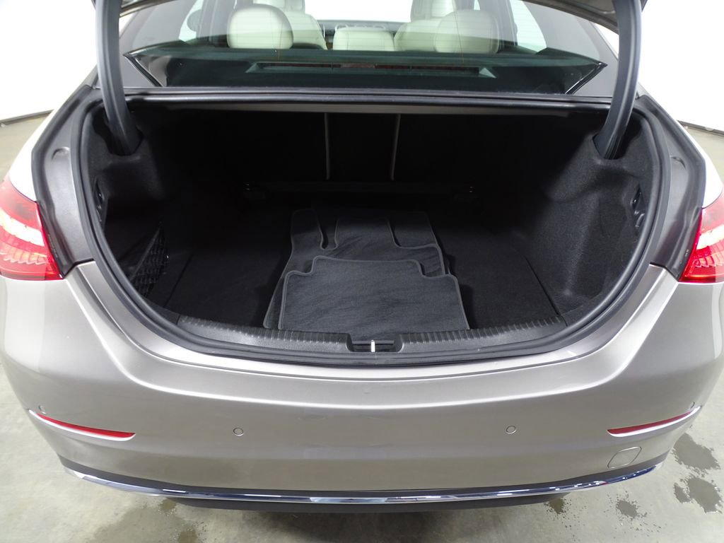 Used 2023 Mercedes-Benz C 300 Sedan image 10