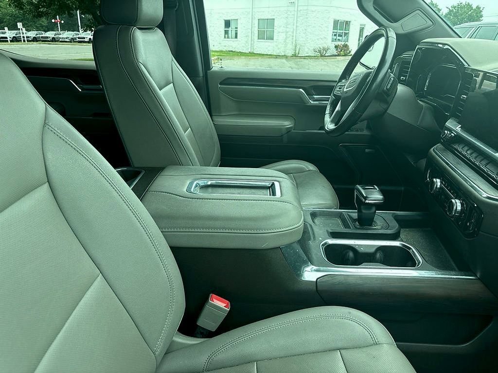 Used 2022 GMC Sierra 1500 SLT w/ SLT Convenience Package AWD/4WD image 11