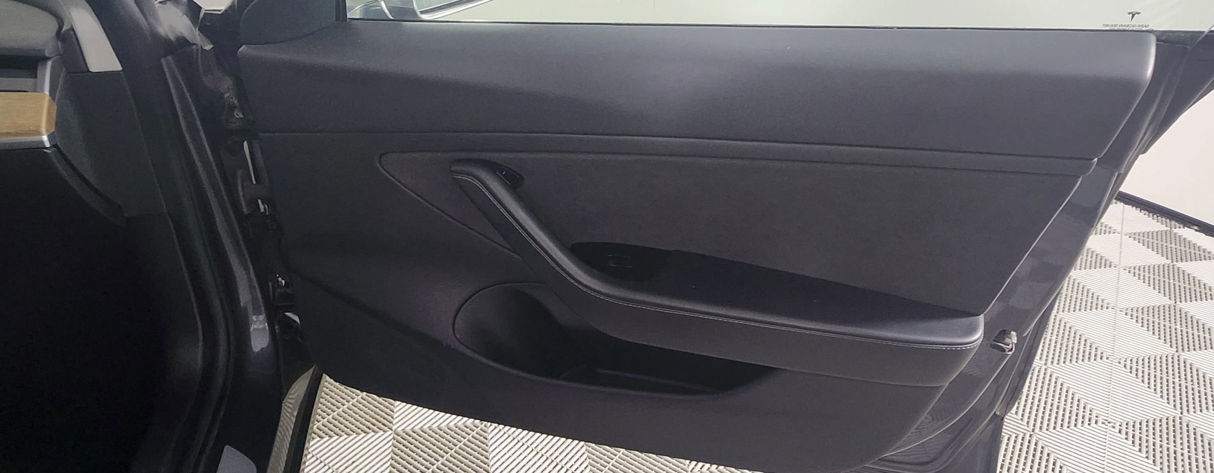 Used 2019 Tesla Model 3 Standard Range image 19