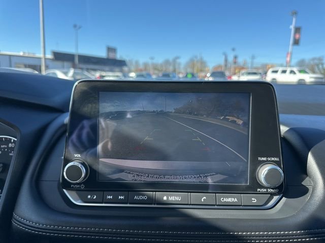 Used 2024 Nissan Rogue SV image 19