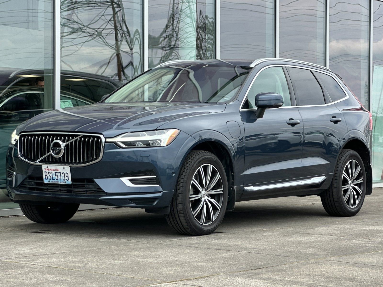 Used 2020 Volvo XC60 T8 Inscription image 7