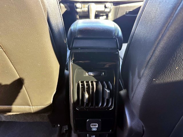 Used 2024 Jeep Compass Latitude AWD/4WD image 9