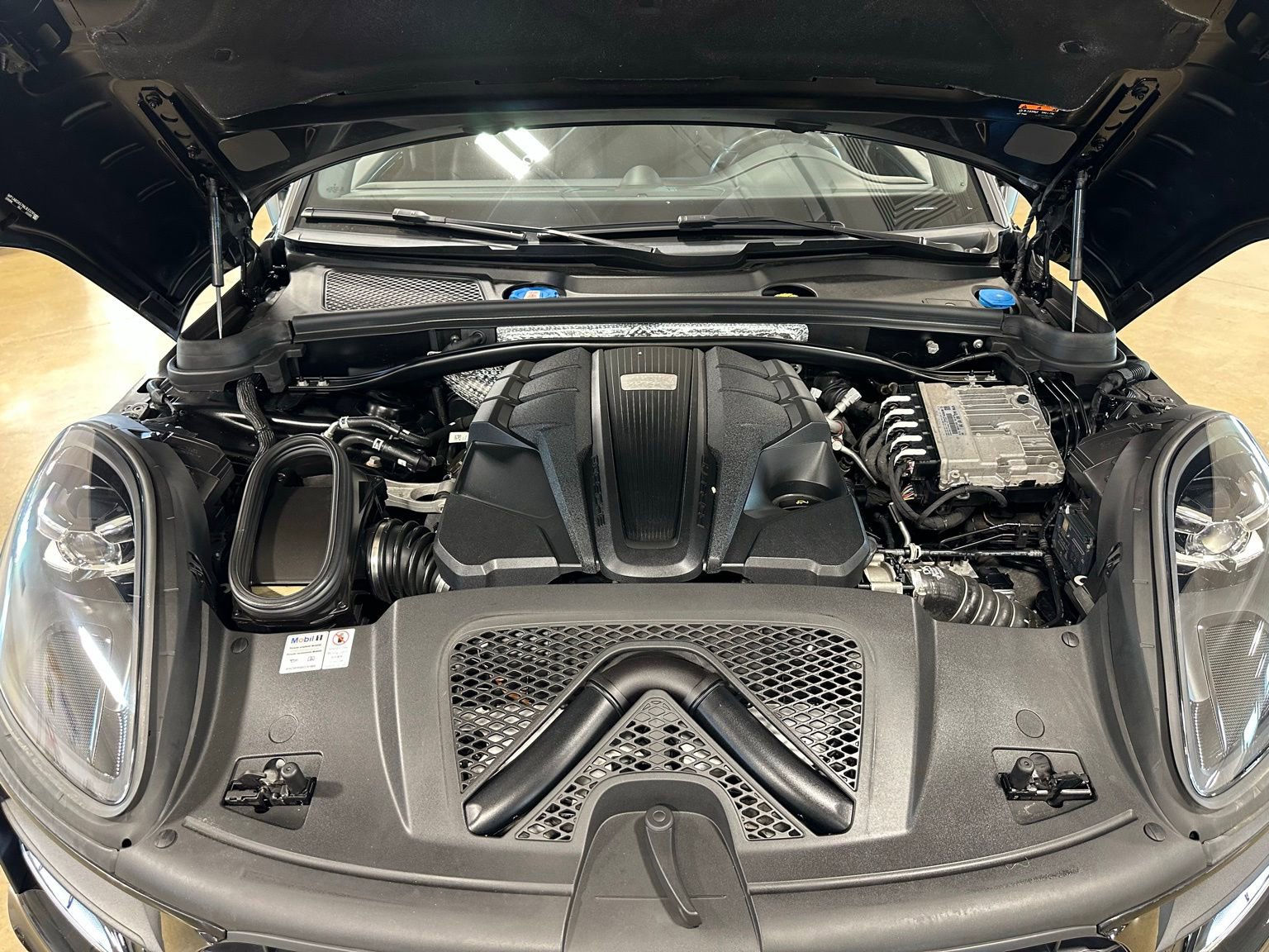 Used 2021 Porsche Macan S image 44