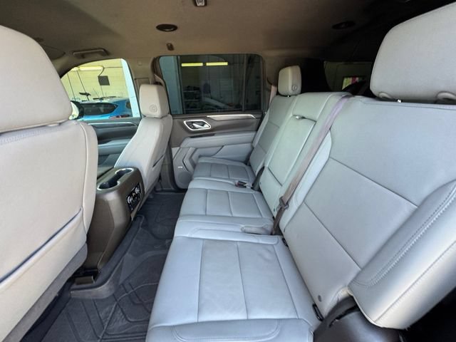 Used 2024 Chevrolet Suburban Z71 w/ Luxury Package AWD/4WD image 29