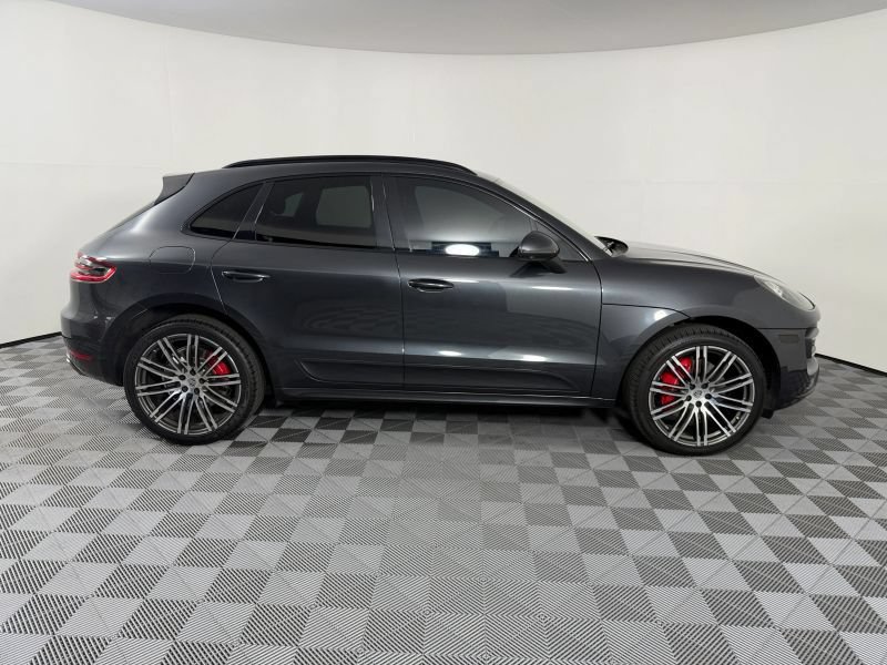 Used 2018 Porsche Macan Turbo AWD/4WD image 34