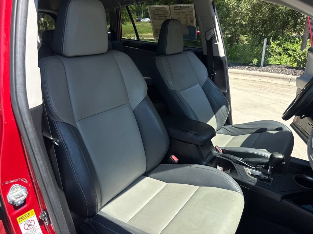 Used 2015 Toyota RAV4 Limited w/ Technology Package FWD image 34