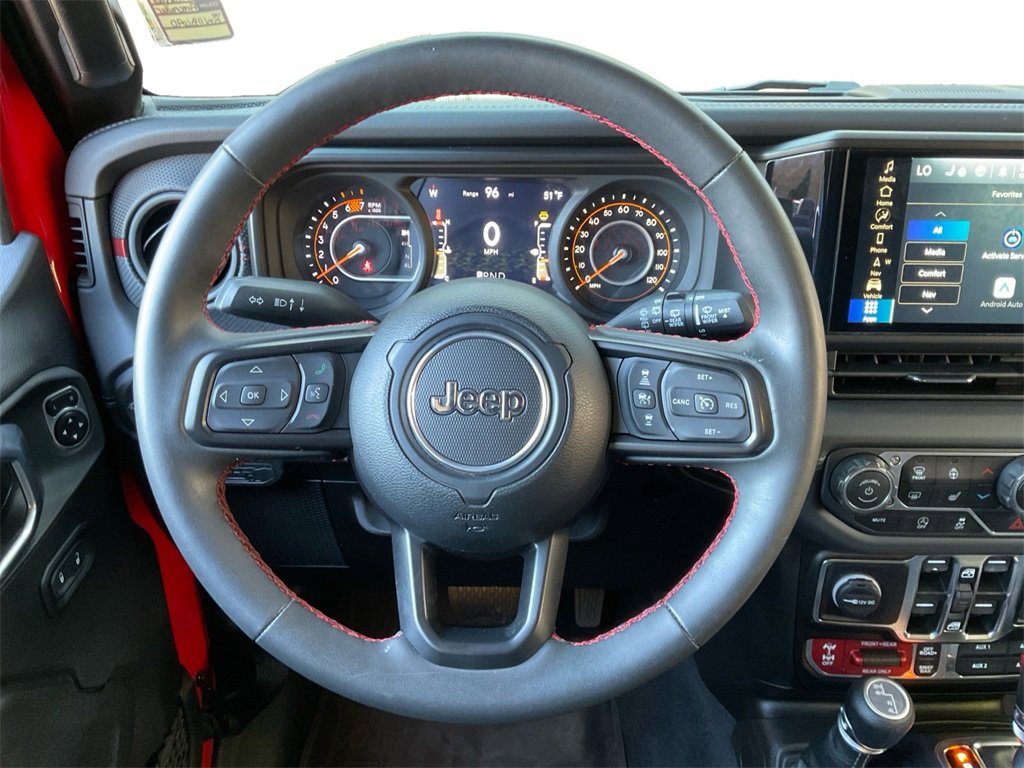 Used 2024 Jeep Wrangler Unlimited Rubicon w/ Technology Group image 17