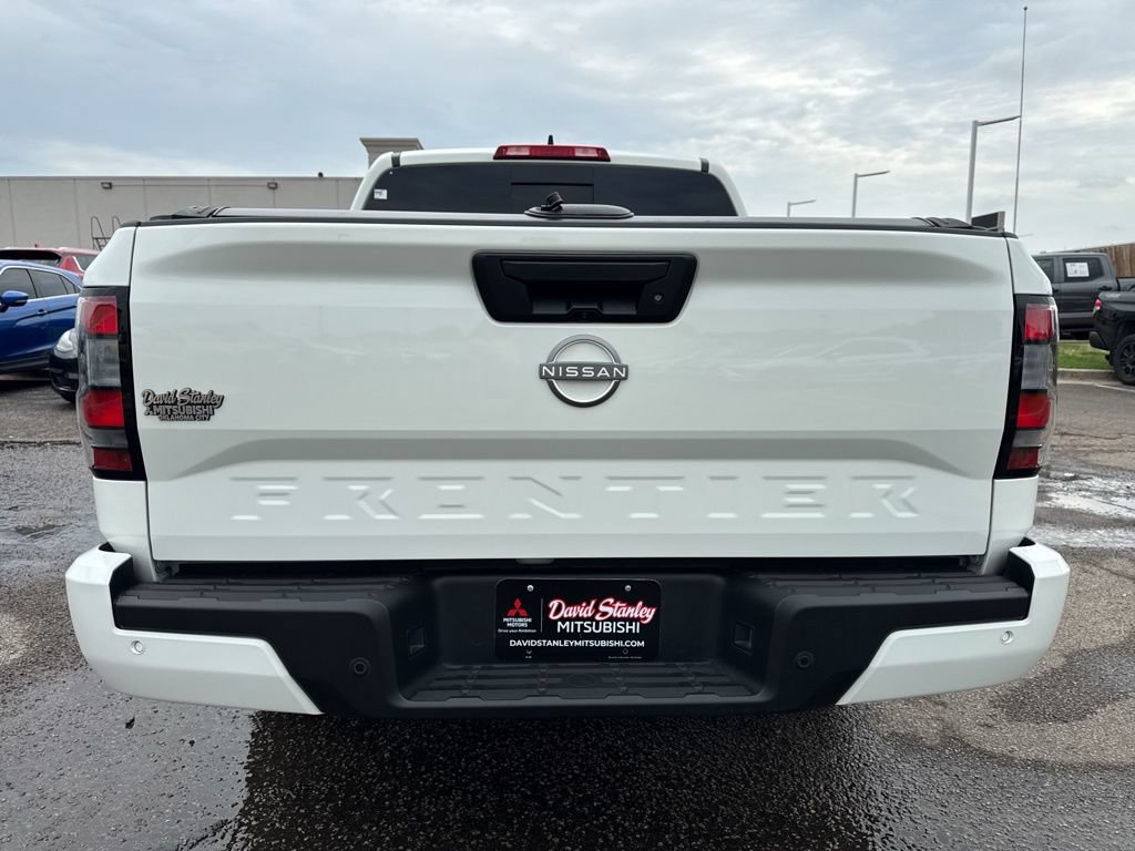 Used 2025 Nissan Frontier SV RWD image 5