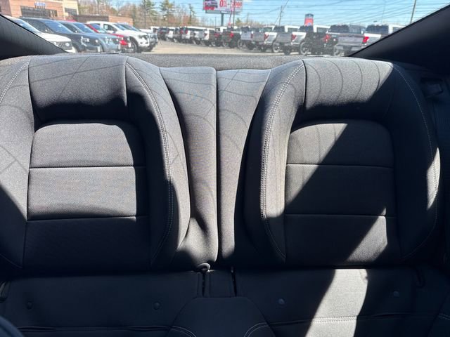 Used 2015 Ford Mustang Coupe RWD image 17