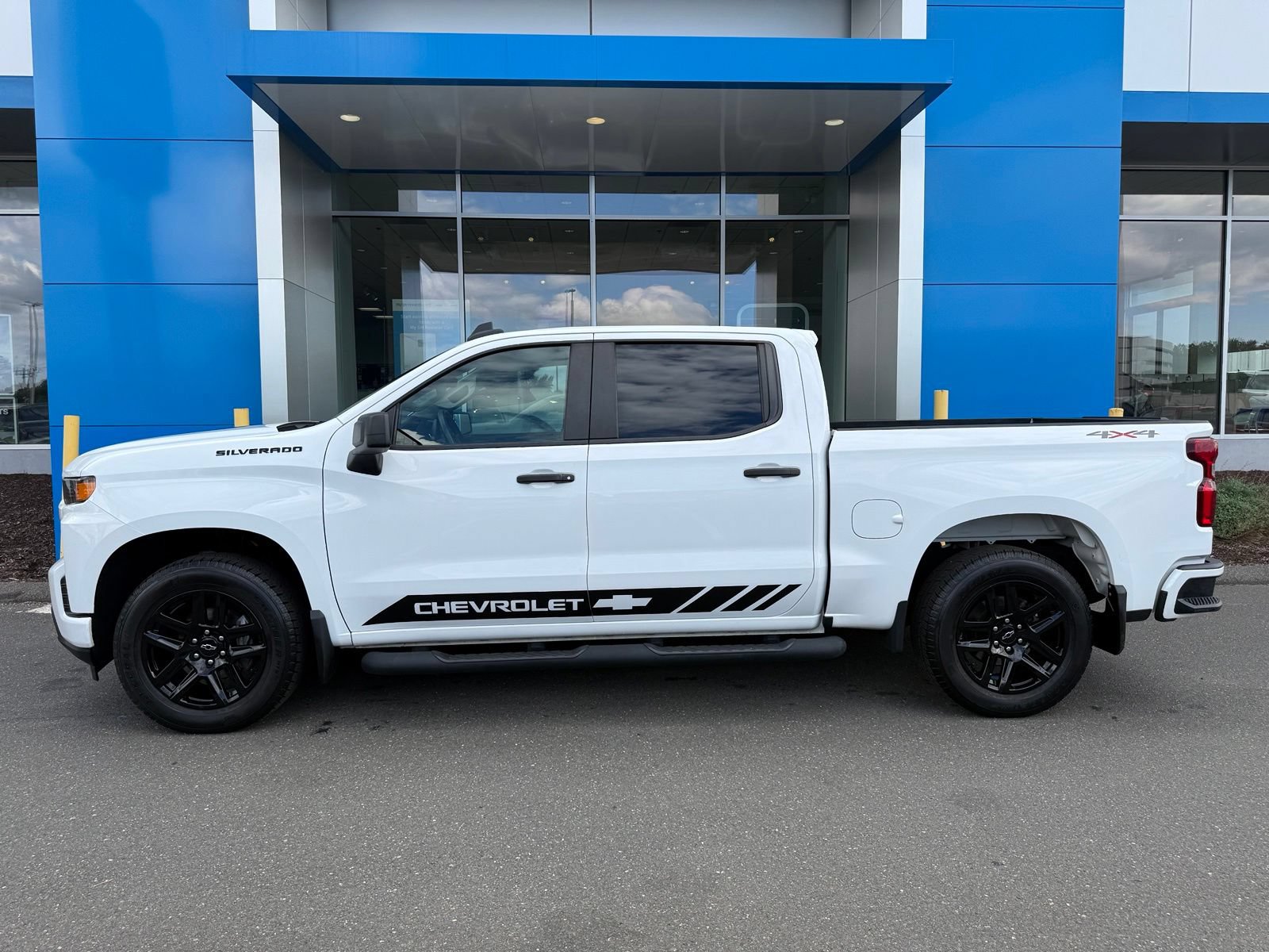 Used 2022 Chevrolet Silverado 1500 Custom w/ Rally Edition AWD/4WD image 11