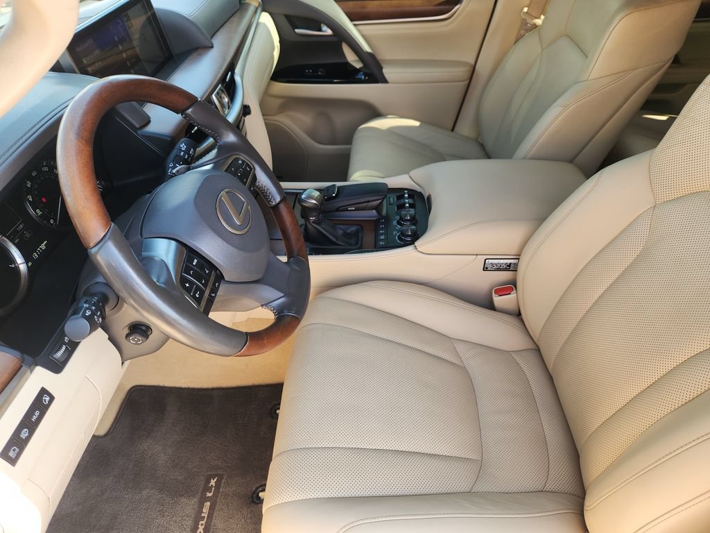 Used 2021 Lexus LX 570 4WD w/ Luxury Package image 14