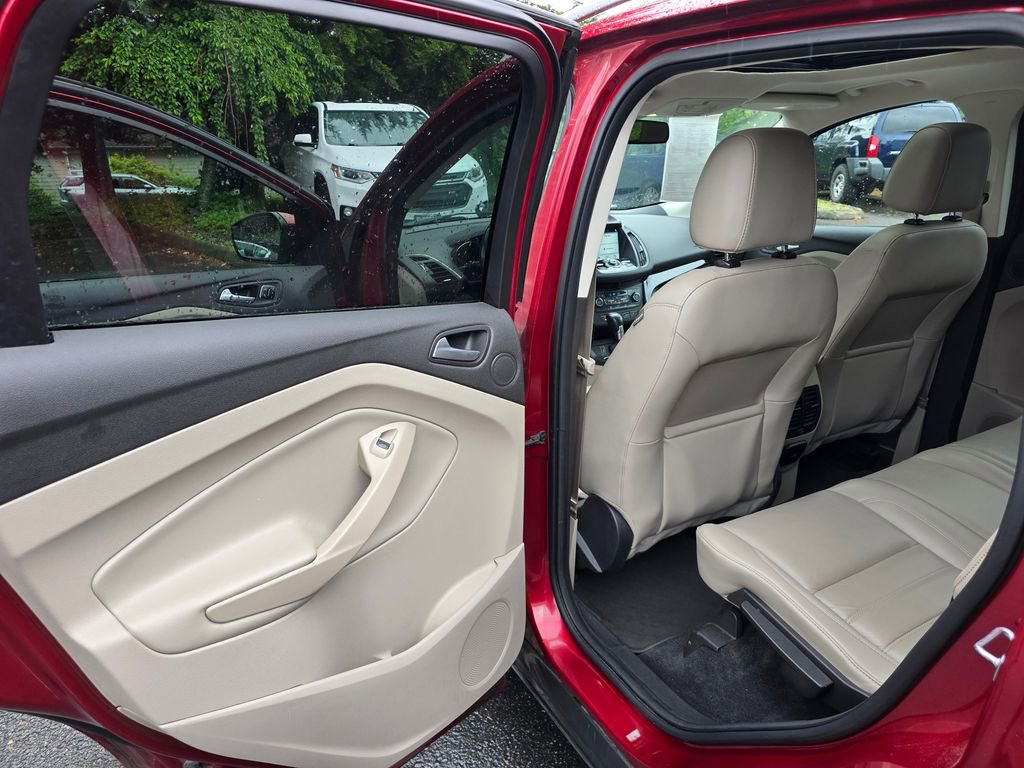 Used 2017 Ford Escape Titanium AWD/4WD image 9