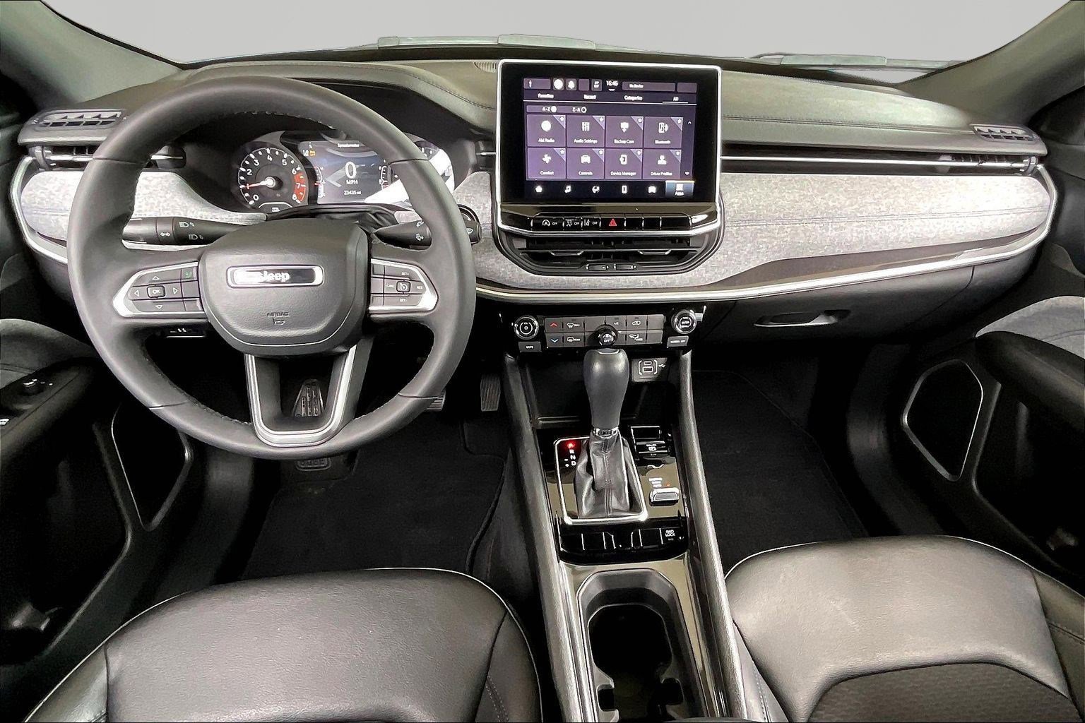 Used 2023 Jeep Compass Latitude image 8