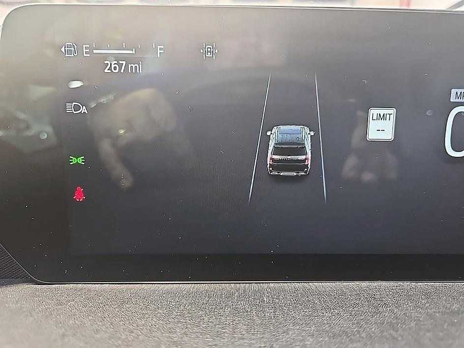 Used 2025 Ford Expedition Active image 19