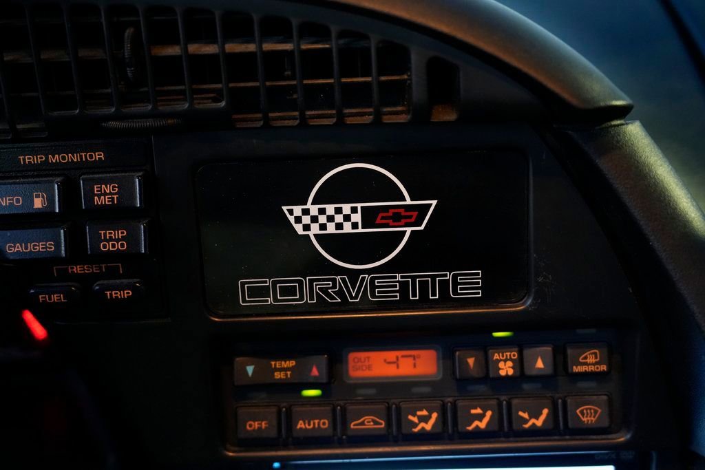 Used 1992 Chevrolet Corvette Convertible image 58