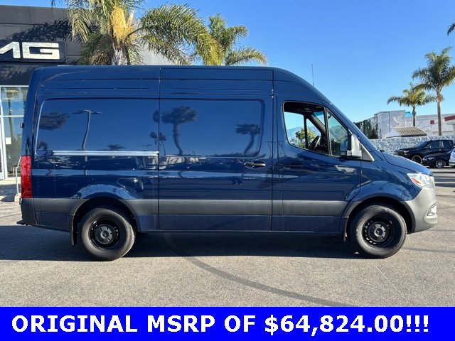 Used 2025 Mercedes-Benz Sprinter 2500 image 2